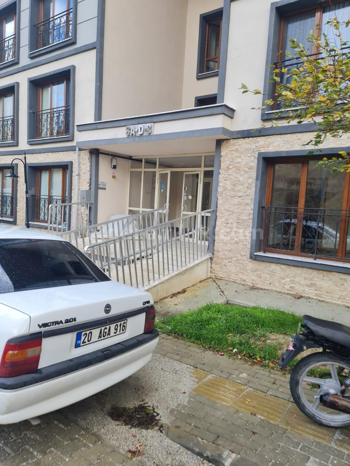 DENİZLİ ÇARDAK TOKİ EVLERİN DE 3+1  SD-3 BLOK  -1 DAİRE 1300000 TL